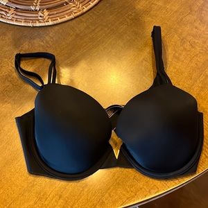 Lightly lined seamless bra 32DD